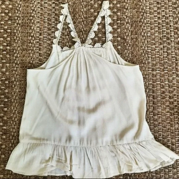 Cute sleeveless top - Picture 3 of 3